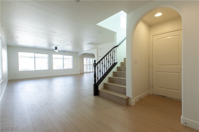 Building Photo - 6732 Thalia River St