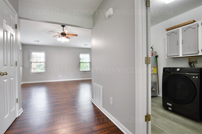 Building Photo - 1211 Flagstone Dr