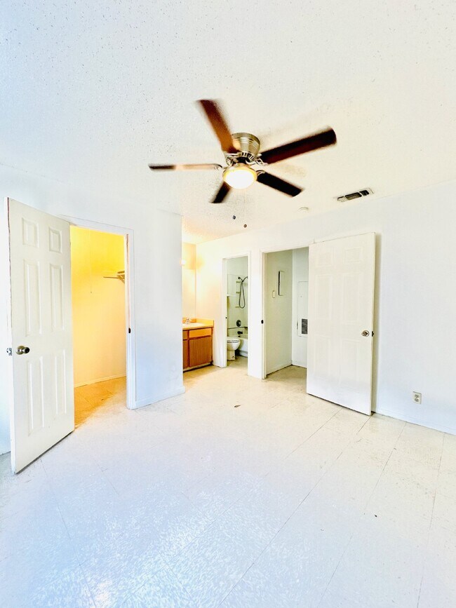 Foto del edificio - Affordable One Bedroom Near Woodlawn Lake