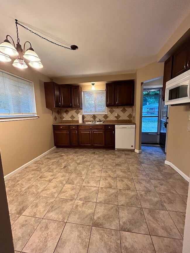 Foto del edificio - 28050 Curtis Rd