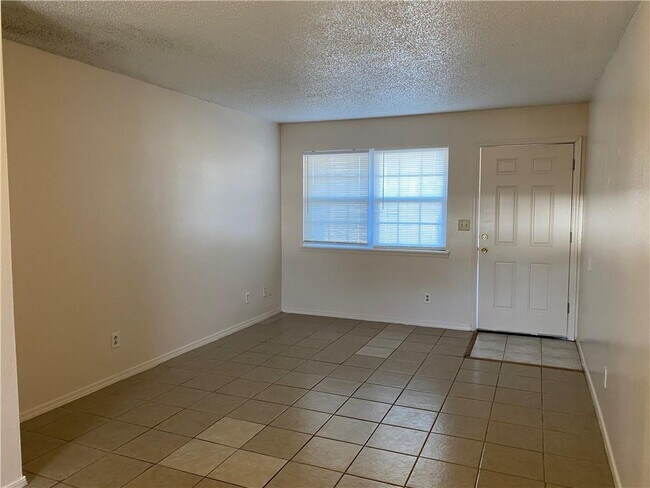 Foto del edificio - 1820 W Twin Springs St