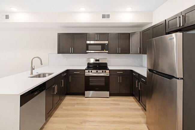 Foto del edificio - 5217 1/2 Warren Street, 1