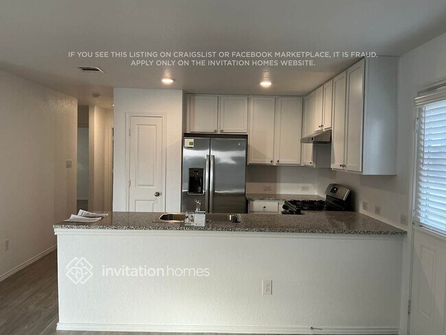 Foto del edificio - 10511 McClintock Dr