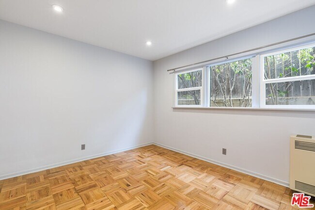 Foto del edificio - 1155 N Clark St