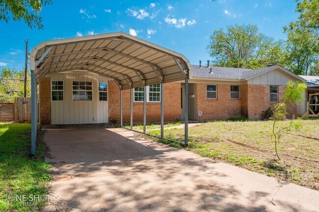 Foto del edificio - 2117 Yorktown Dr
