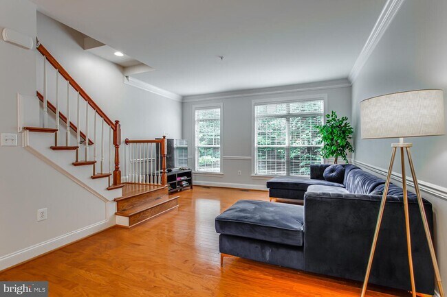 Building Photo - 445 N George Mason Dr