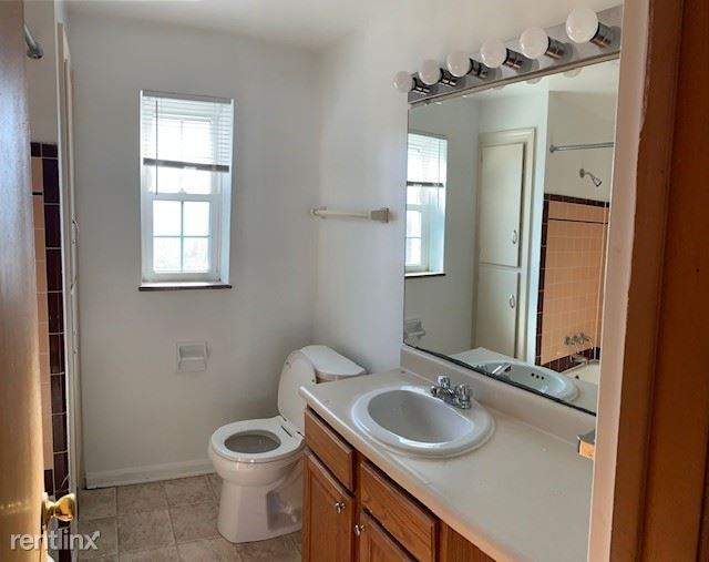 Foto del edificio - 2 br, 1 bath Townhome - 2047 Ridgeview Rd.