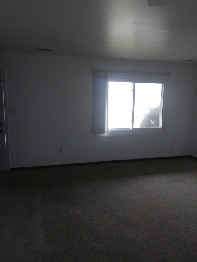 Building Photo - 5952 Marbella Ave