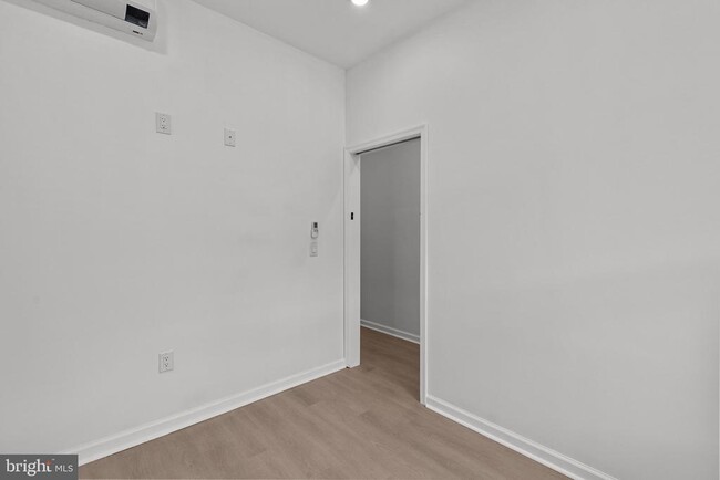 Building Photo - 13 S 55th St