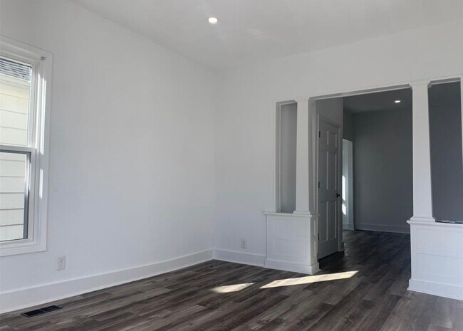 Building Photo - 1109 S 9th St