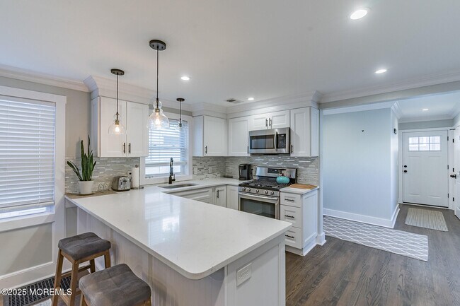 Foto del edificio - 605 Monmouth Ave