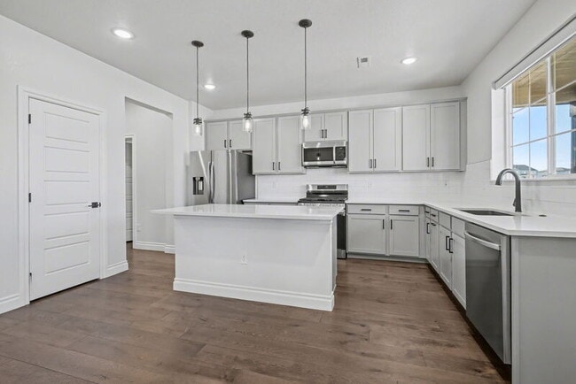 Building Photo - 16806 E 118th Dr