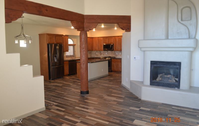 Primary Photo - 3 br, 2.5 bath Condo - 8720 Desert Fox Way NE