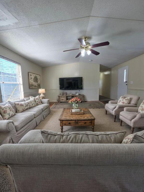 Building Photo - 6 Cotton Bayou Cir