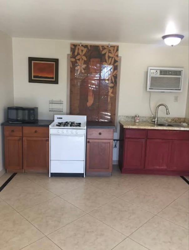 Foto del edificio - 19211 Dodge Ave