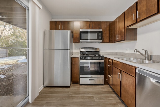 Building Photo - 96 Gant Cir