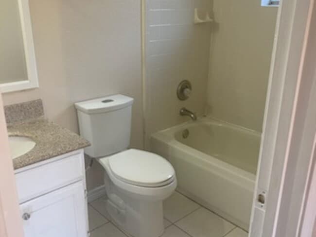 Building Photo - 1239 Brown Dr