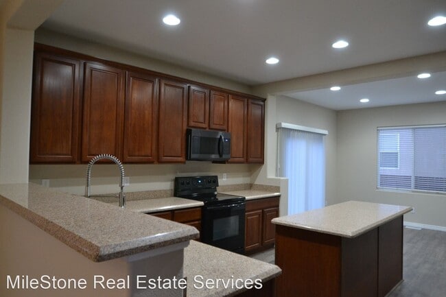 Building Photo - 5 br, 4 bath House - 10126 Angeles Road