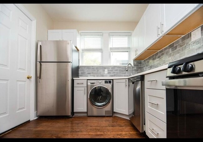 Building Photo - 2 bedroom in Chicago IL 60613