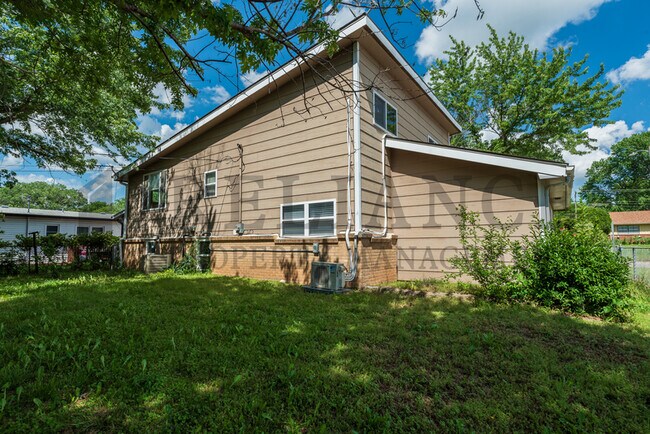 Foto del edificio - 533 S Westview Dr