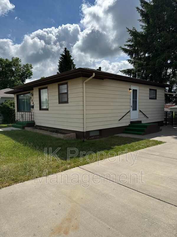 Foto del edificio - 244 18th Ave NW