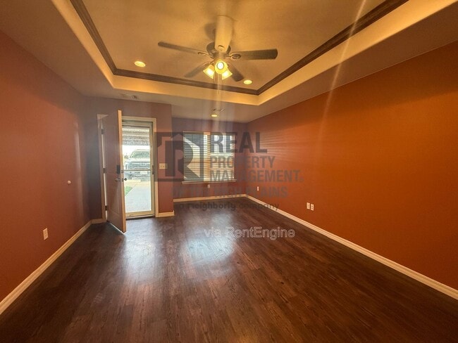 Foto del edificio - 13057 Raymond Rd