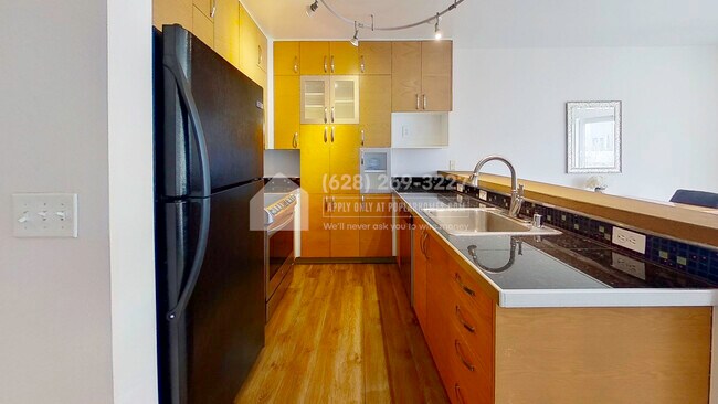 Foto del edificio - 2440 Western Ave
