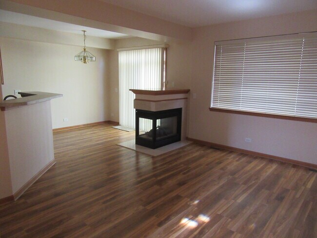 Building Photo - 1294 Timberline Dr