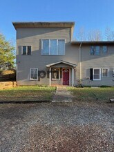 Building Photo - 111 Primrose Dr