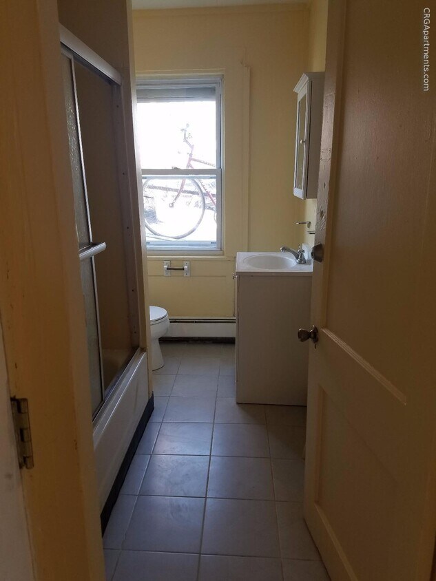 Primary Photo - 22 Linden St