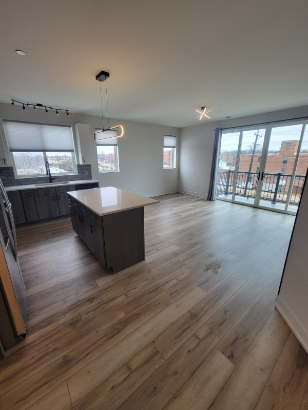 Building Photo - 302 W Liberty Dr