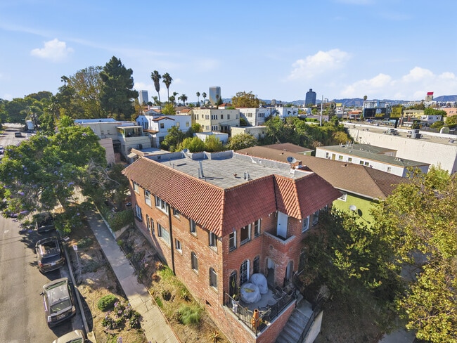 Building Photo - 1097 S Orange Dr