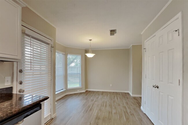 Foto del edificio - 14706 Trailbrook Dr