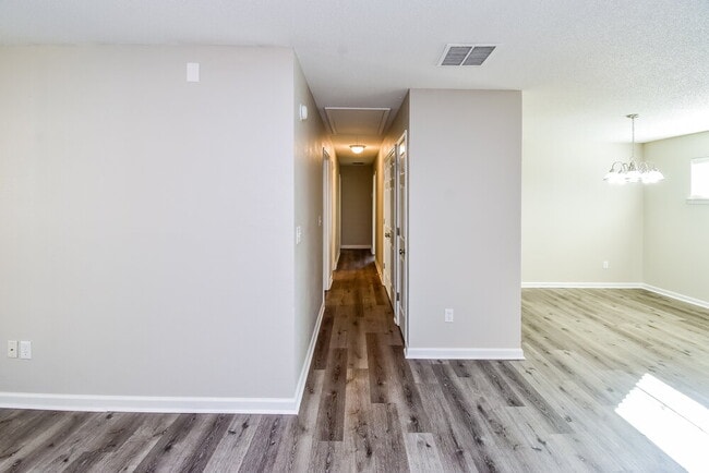 Building Photo - 7296 Green Ash Dr