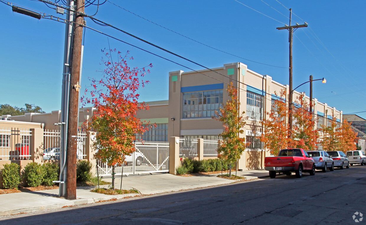 Foto del edificio - Bywater Art Lofts