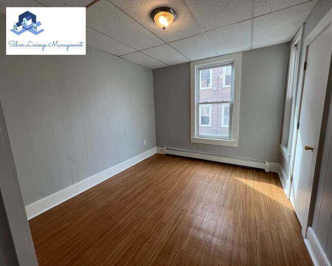 Building Photo - 127 Austin St