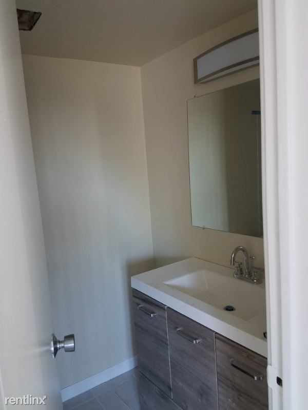 Building Photo - 2 br, 1 bath Condo - 8000 Le Havre Place