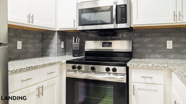 Foto del edificio - 2801 Biltmore Park Dr