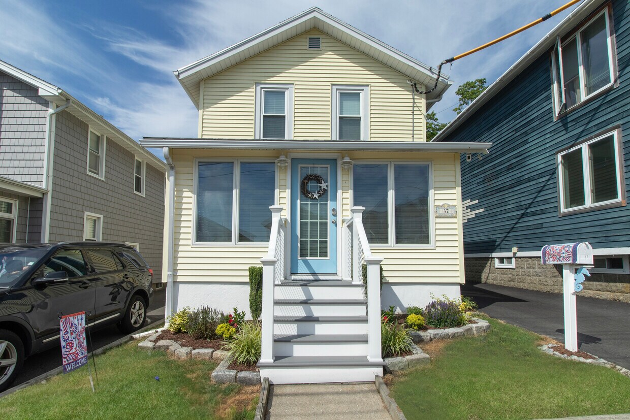 Foto principal - 37 Lawrence Ave