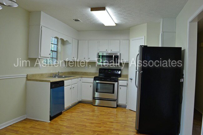 Foto del edificio - 5890 Marbut Rd