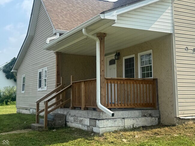 Building Photo - 308 S Range St