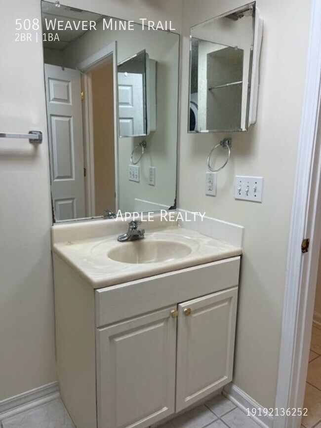 Foto del edificio - 2 Bedroom, 1 bath apartment in the Meadowm...