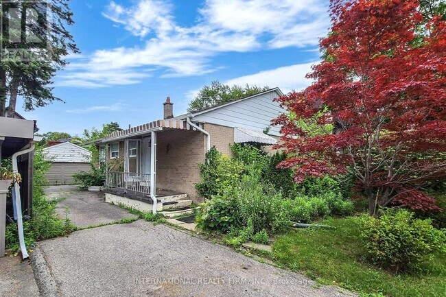 Building Photo - 12 Briarfield Dr