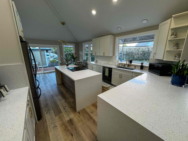 Building Photo - 95-457-457 Kaelo Pl