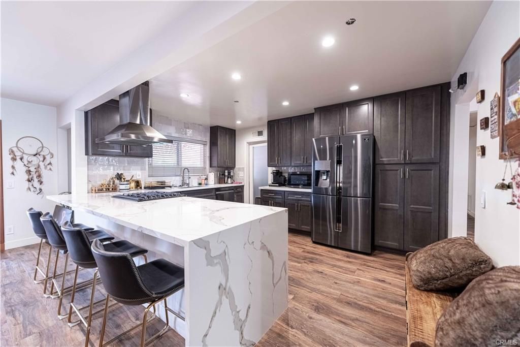 Foto principal - 22734 Baltar St