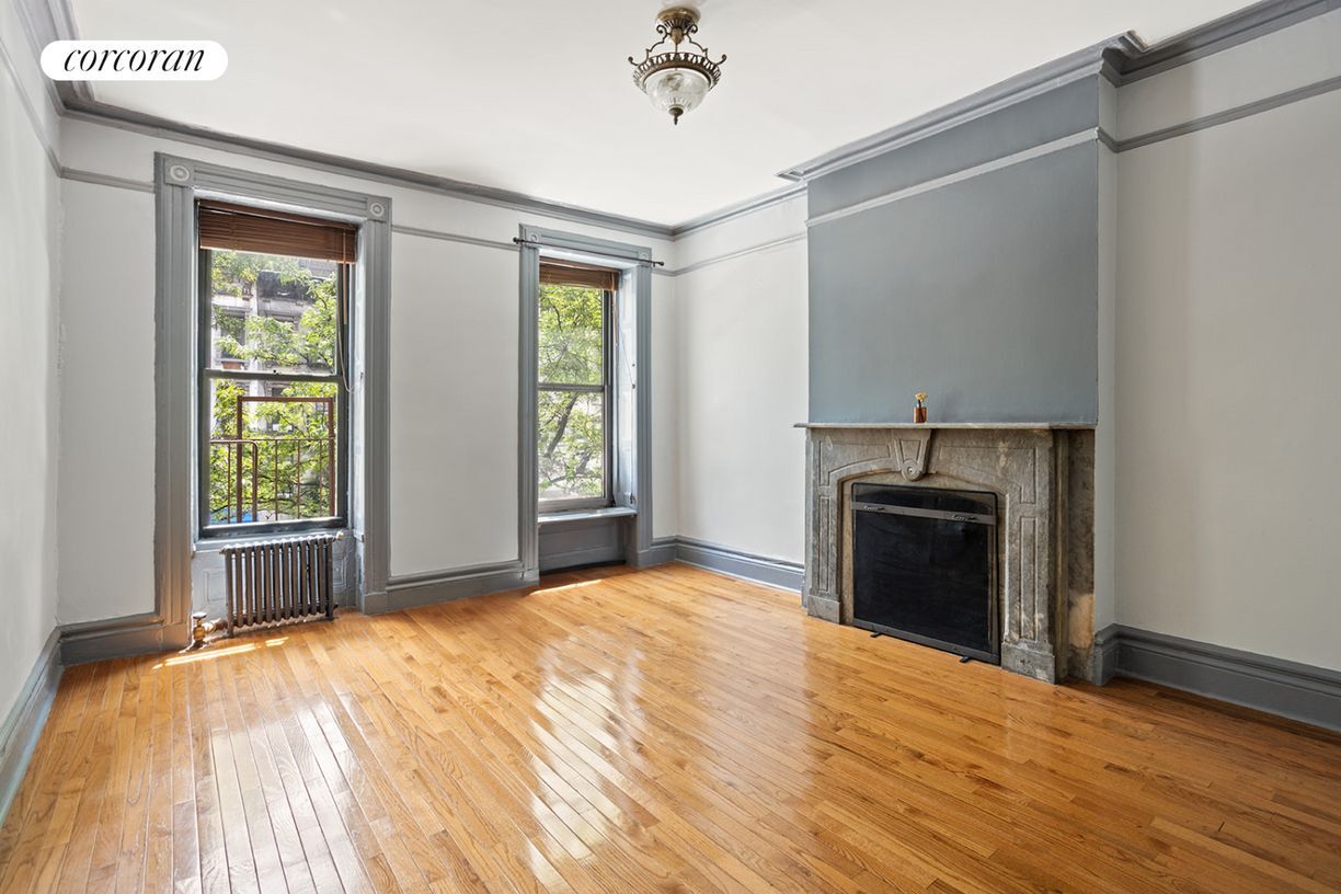 Primary Photo - 1663 1st Ave.