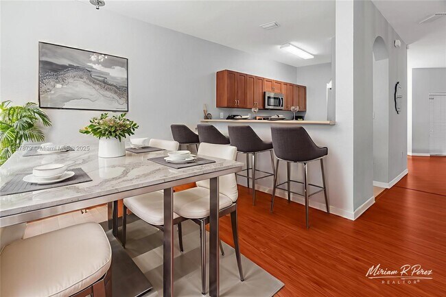 Foto del edificio - 4964 SW 140th Terrace