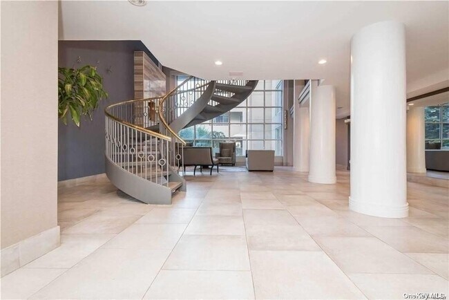 Foto del edificio - 100 Cutter Mill Rd