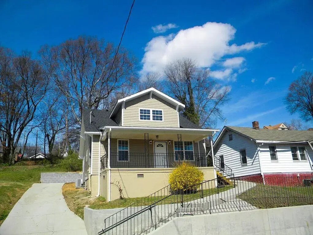 Primary Photo - 1305 Moses Ave