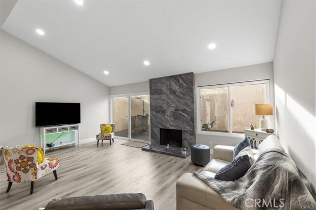 Foto del edificio - 1353 Termino Ave